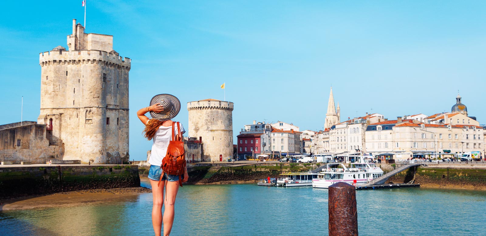 Teen girls in La Rochelle