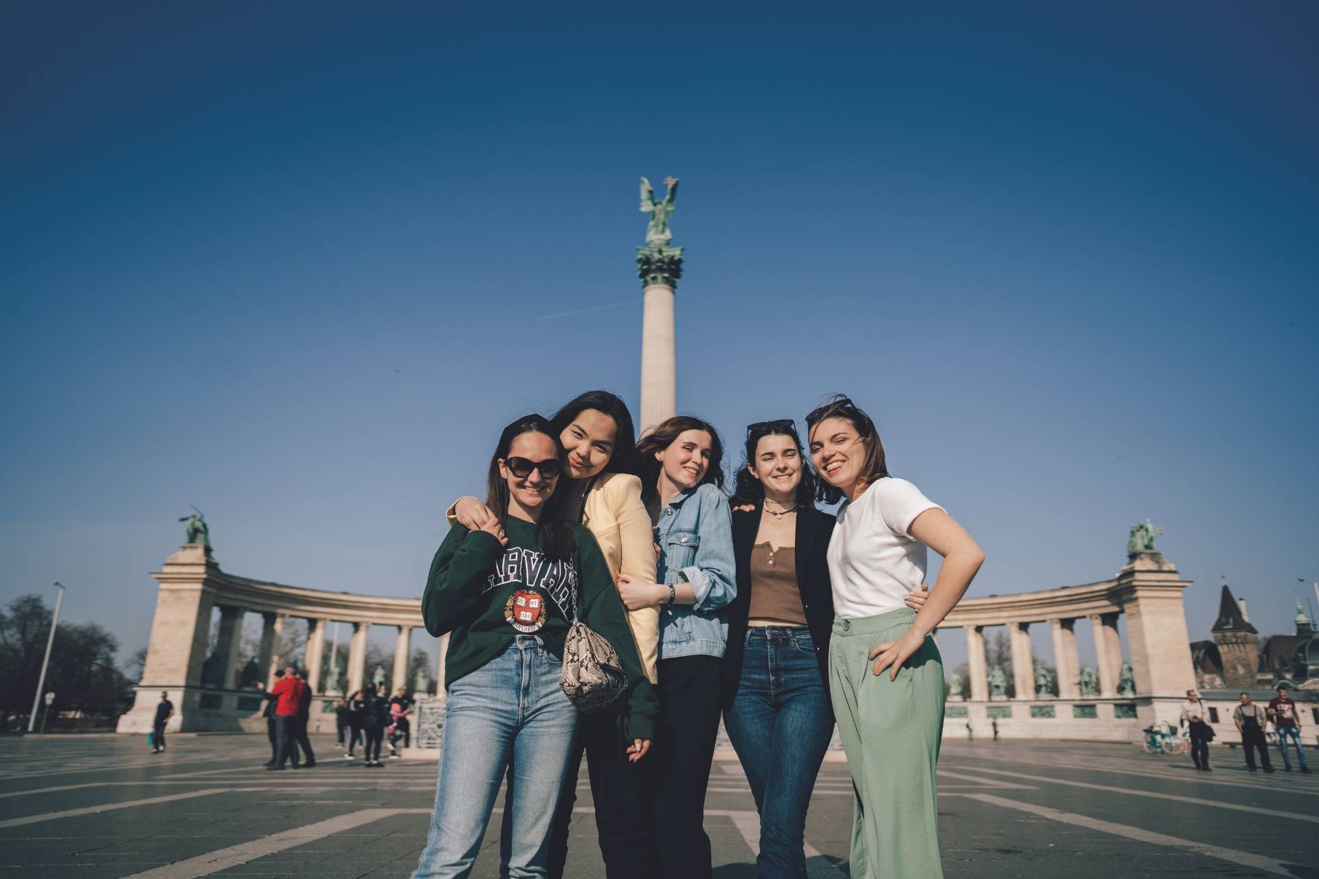 international students travelling in Europe - Excelia